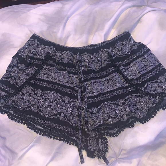 Black Flowy Shorts - Picture 3 of 3